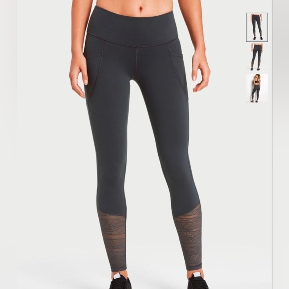 Victoria’s Secret sports knockout tight Black leggings Size Large NWT